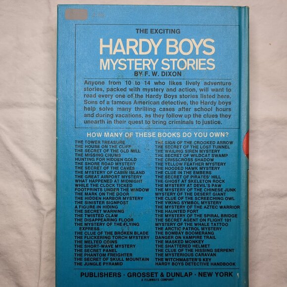 The Hardy Boys Book 4 The Missing Chums - Picture 2 of 4